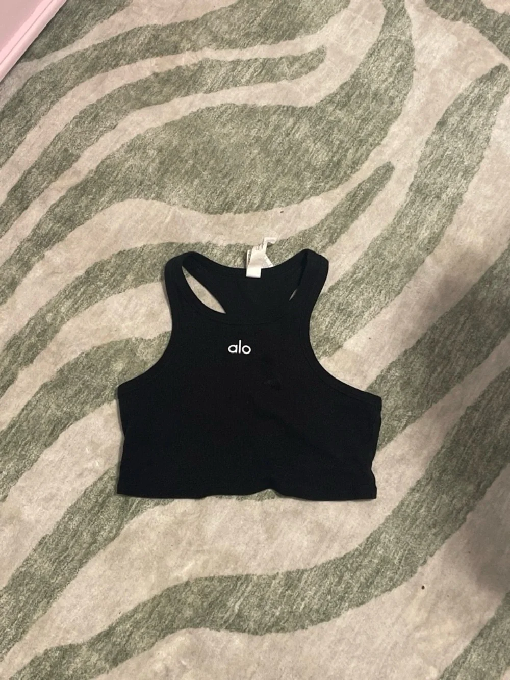 ALO Yoga Black Racerback Crop Tank - size small